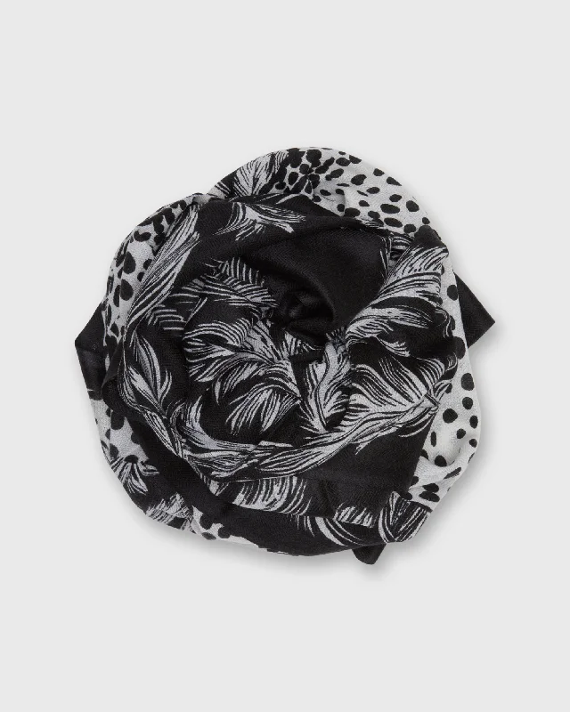 Eugene Scarf in Black/White