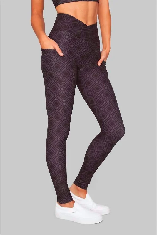 Summit Crossover Pocket Legging In Purple